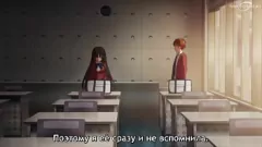 Abspielen Schwarze japanische Schulmädchen werden im Klassenzimmer ungezogen