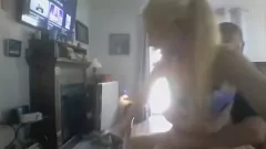 Jouer Petite Party Girl ne peut pas en avoir assez de la bite de Go-FastStrokeman