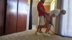 Redare Ass amator acoperit de cum: o livrare de pizza ca niciun altul cu roșu