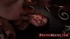 تشغيل زجاج كبير غير احترافي فوق حلمة المراهقين والرقم الأول على مدار الساعة