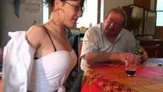 Redare Peeping tom papy în grupul de adolescenți