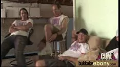 Hebanowe drzewo dostaje wytryski grupowe 2