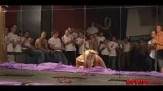 Oynat 50 adam 073'te